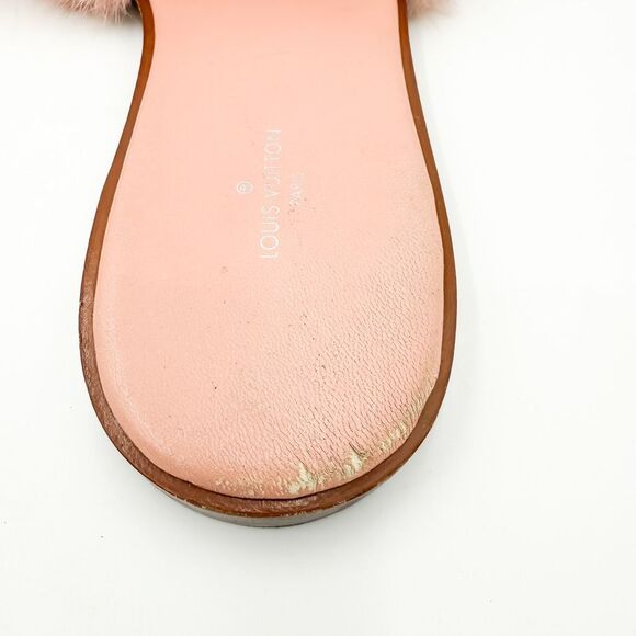 Louis Vuitton LV Lock Pink Mink Fur Slides Sandals EU 38 US 8 - Picture 6 of 13